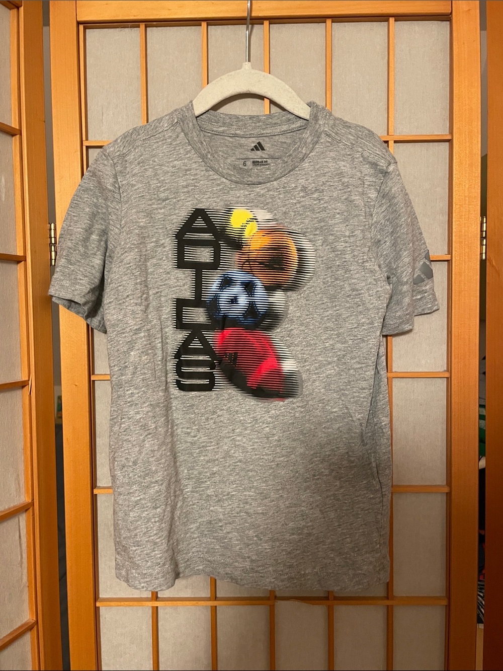 Adidas Regular Fit Boys Size 6 Gray Short-Sleeve Tee Multicolor Sports Graphic
